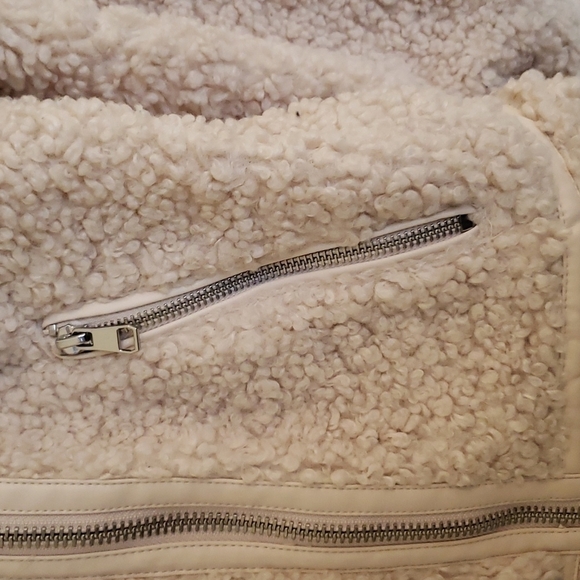 a.n.a. Women's Zipper Sherpa Reversible Jacket Cream - Size L - Picture 4 of 11